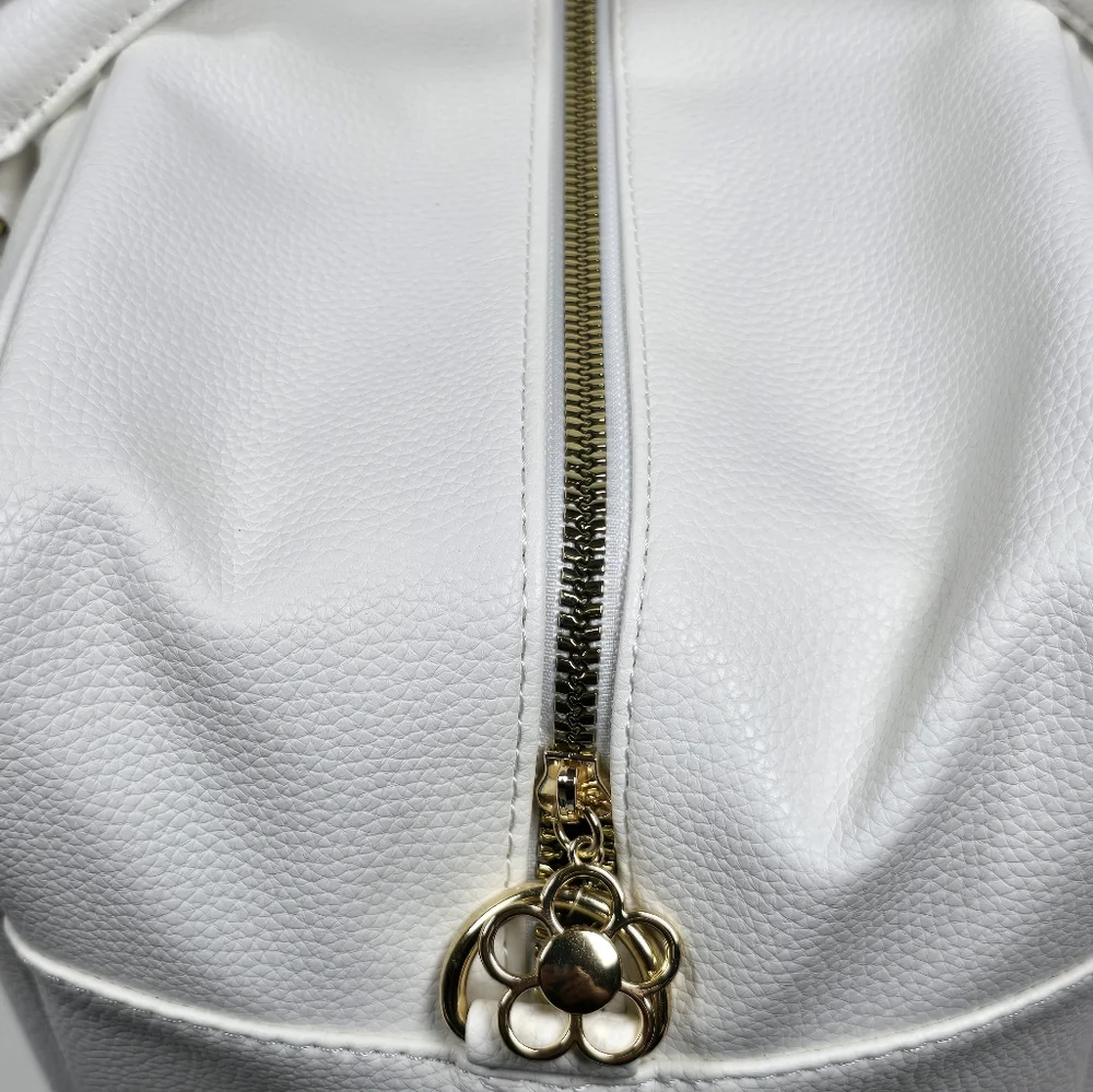 Sanrio Primark Hello Kitty Travel Bag Weekender Nwt - Picture 4 of 5